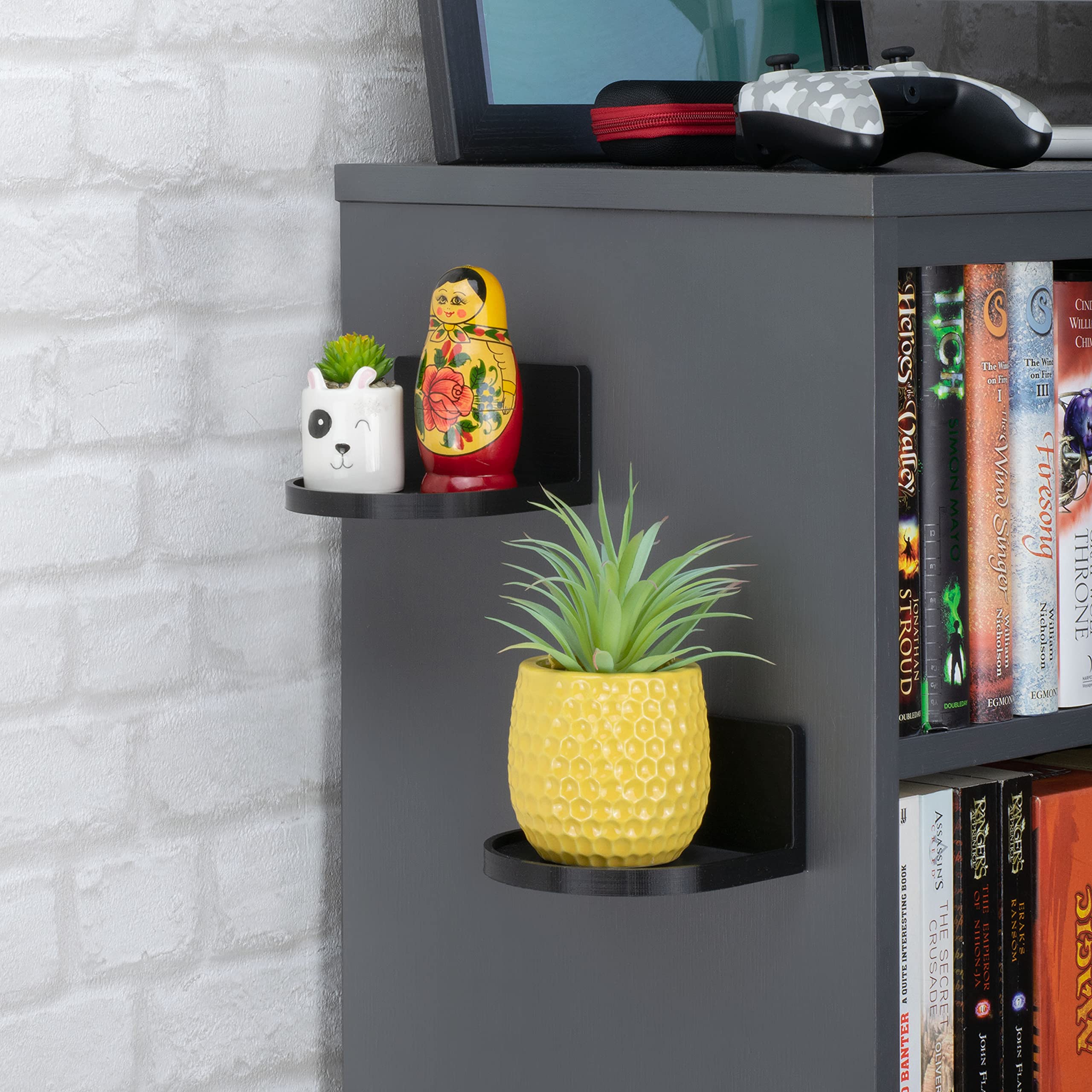 BRAINWAVZ Universal Screwless Round Floating Shelf Mount - Strong Adhesive for Security Cameras, Baby Monitors, Speakers, Plants & Toys - Easy to Install 4.6” x 4.2” (CF125) Black - Perfect for Home, Office & Nursery Organization