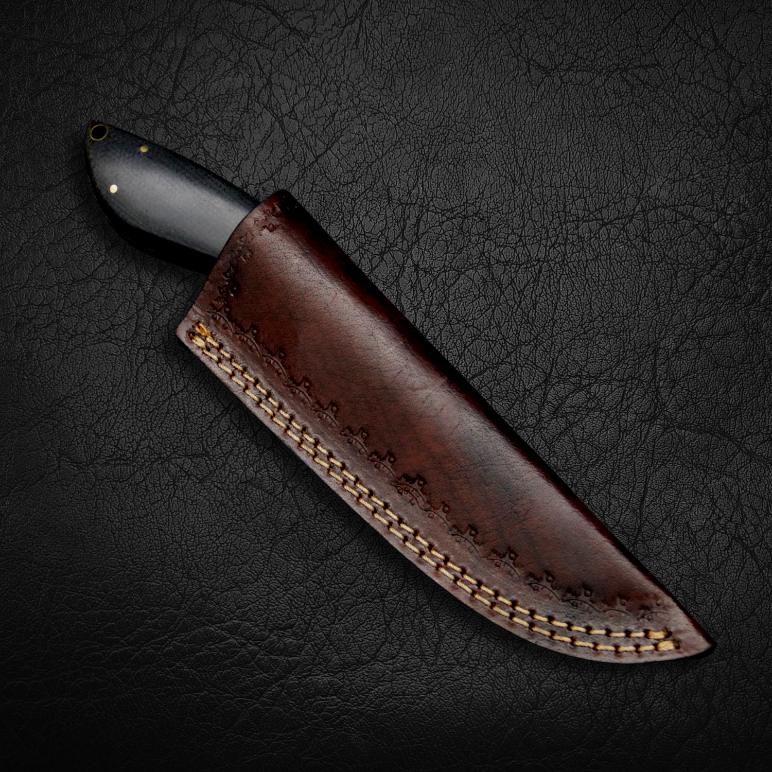 Premium Quanah Damascus Steel Hunting Knife - Handcrafted Outdoor Survival Knife for Camping, Bushcraft & Hunting | Razor Sharp Blade with Ergonomic Handle