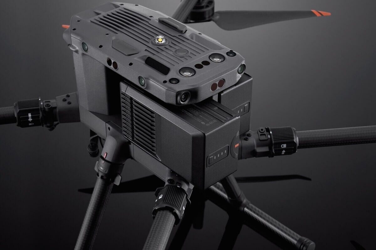 DJI TB65 Intelligent Flight Battery for DJI Drones - High Capacity 5870mAh LiPo Battery - Compatible with Mavic 2 Pro/Zoom, Matrice 200/210 - Perfect for Aerial Photography, Videography & Professional Drone Operations