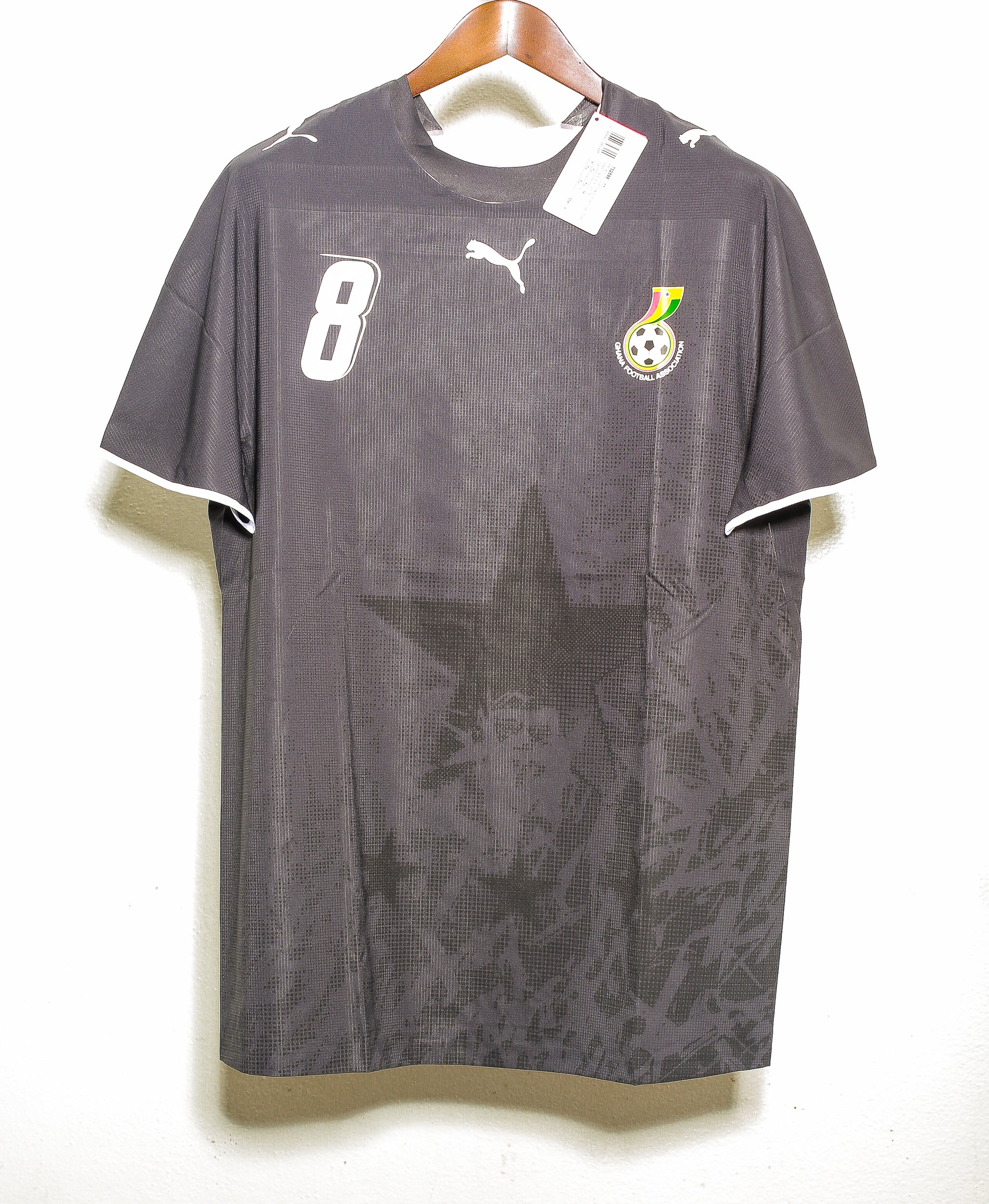 2006 Ghana Third #8 Essien BNWT Jersey (XL) - Authentic Soccer Shirt for Fans & Collectors - Perfect for Matchdays, Gifts & Memorabilia Display