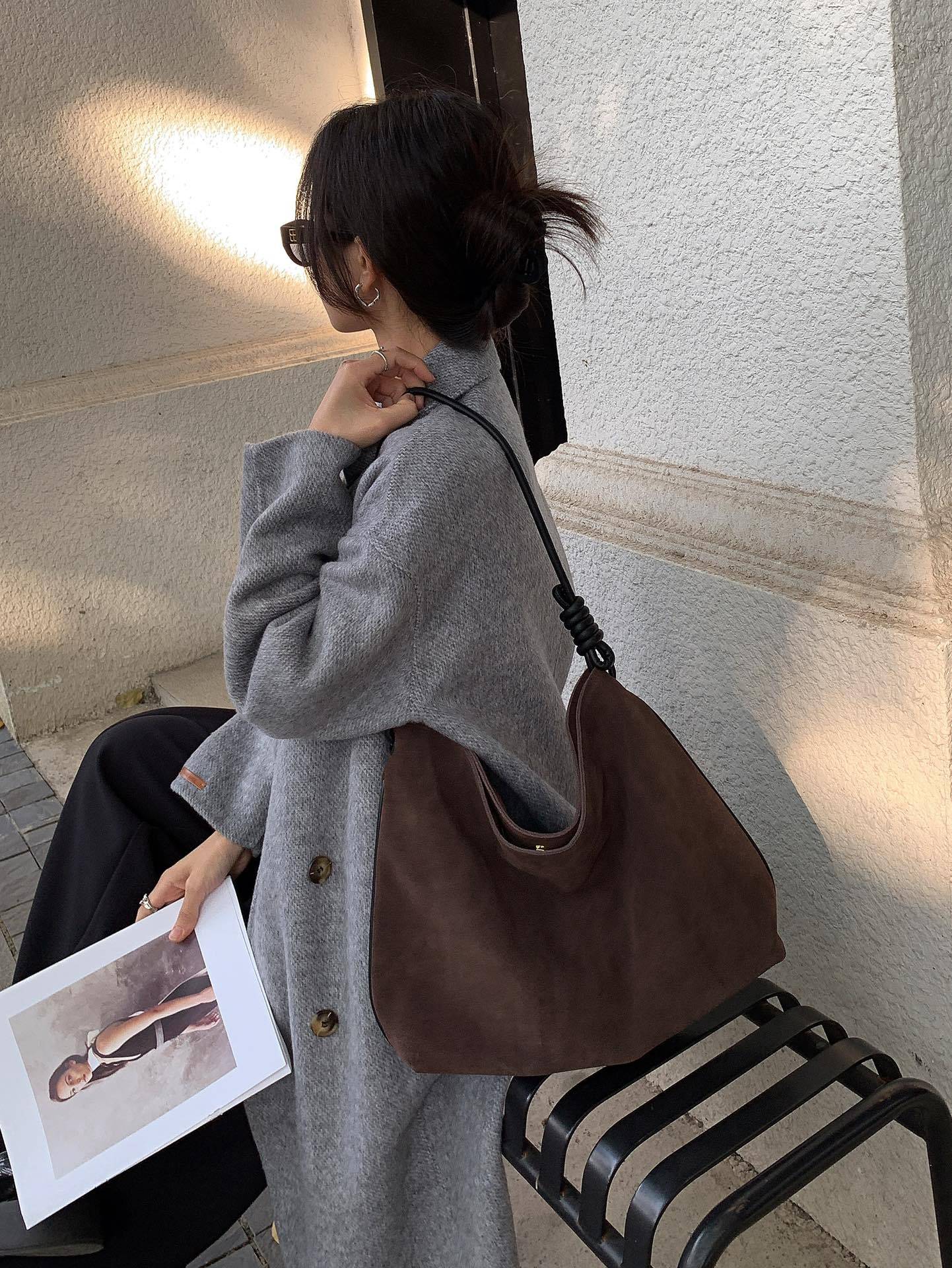 Stylish Women's Tote Bag - Fashionable Large Shoulder Bag for Work, Travel & Shopping - Durable & Spacious Designer Handbag for Everyday Use