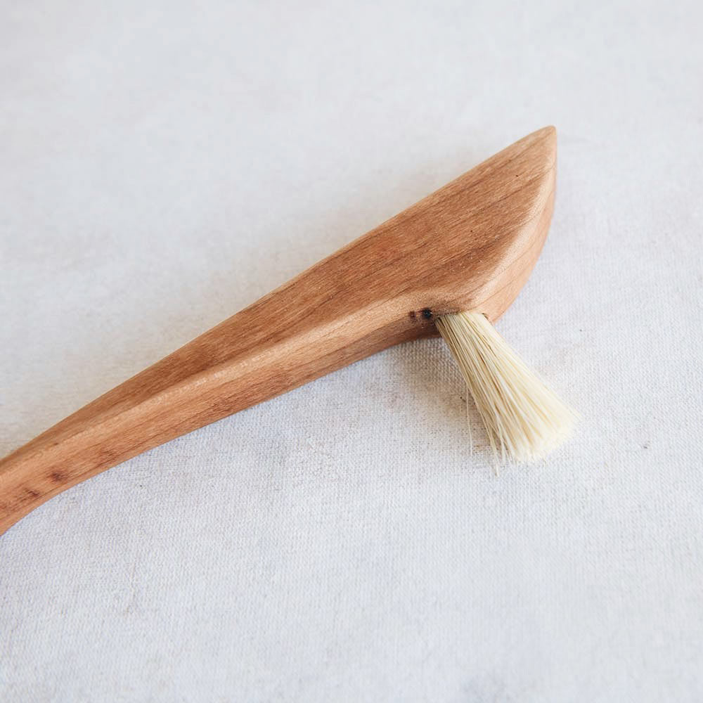MT0963 Small Wooden Counter Brush - Compact Cleaning Tool for Kitchen, Bathroom & Office Surfaces - Perfect for Dusting, Sweeping & Daily Maintenance