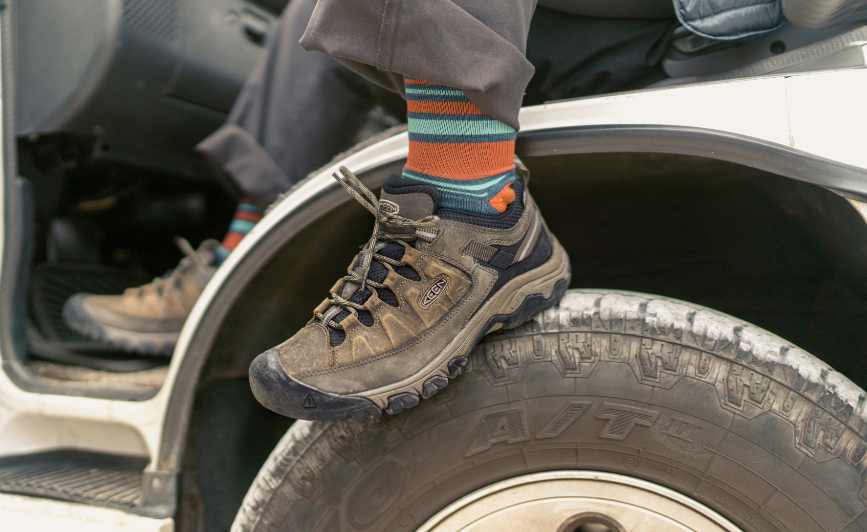 Men's Targhee III Waterproof Hiking Boots - Bungee Cord & Black | Outdoor Trekking, Camping & Trail Running Shoes