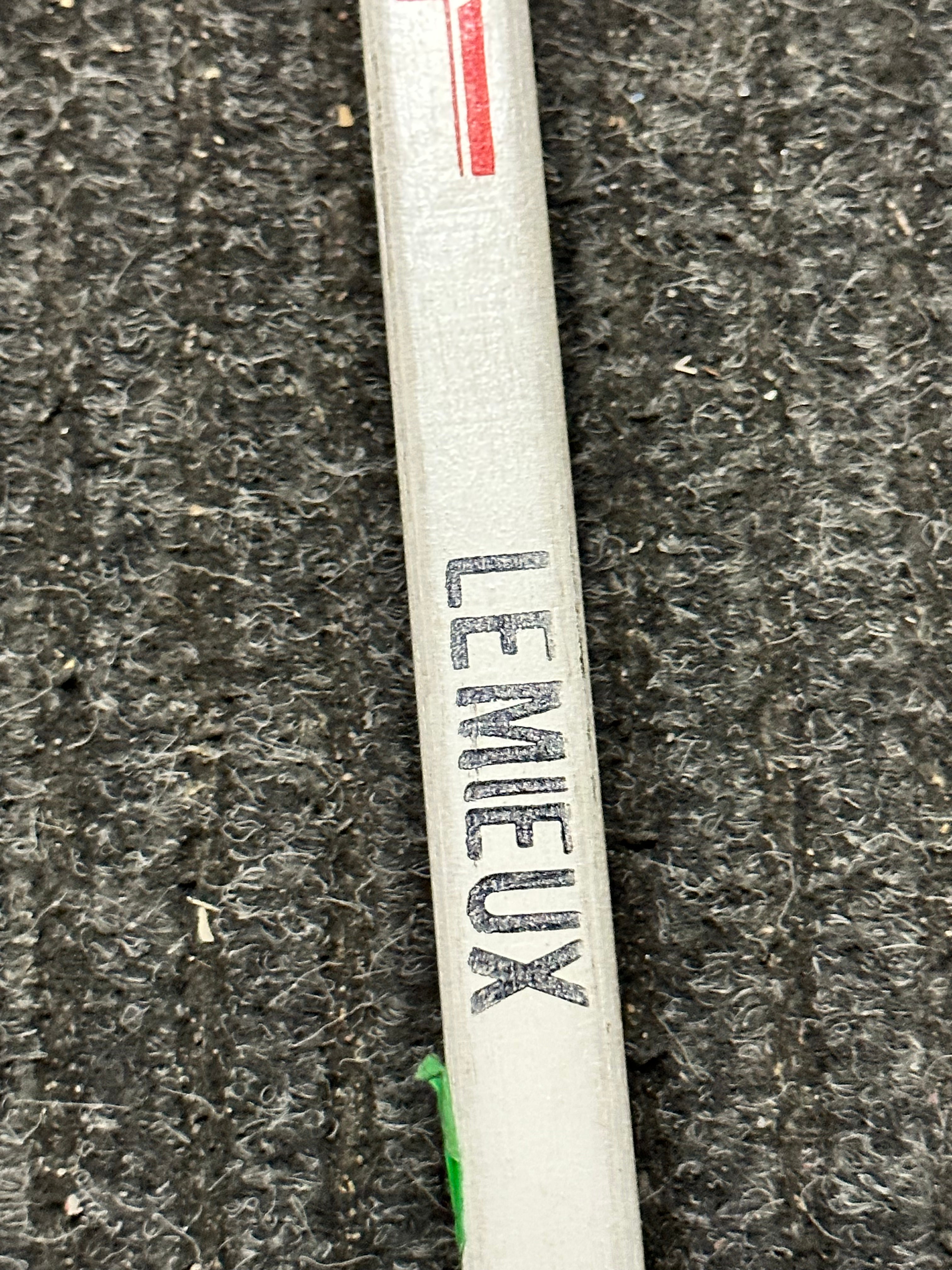 Authentic Mario Lemieux Rare Rookie Era Autographed Hockey Stick with COA - Perfect for Pittsburgh Penguins Fans, Sports Memorabilia Collectors & Hockey Enthusiasts