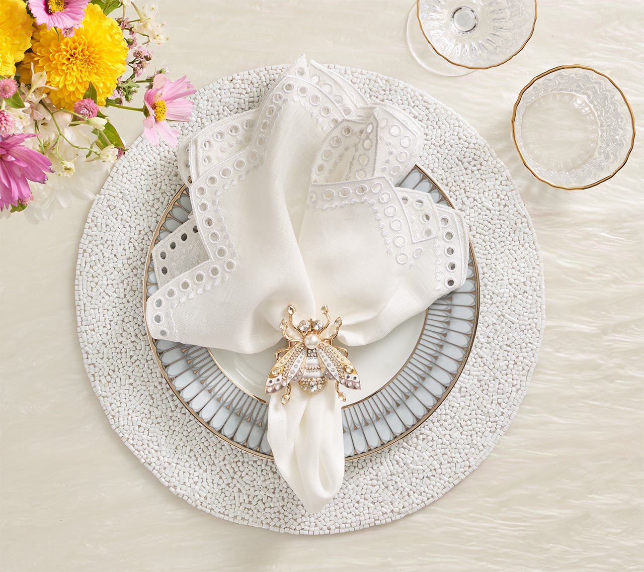 Elegant Gold Napkin Rings Set of 4 - Premium Tableware for Wedding, Party & Holiday Dining Decor - Perfect for Formal Dinner, Anniversary & Special Occasions