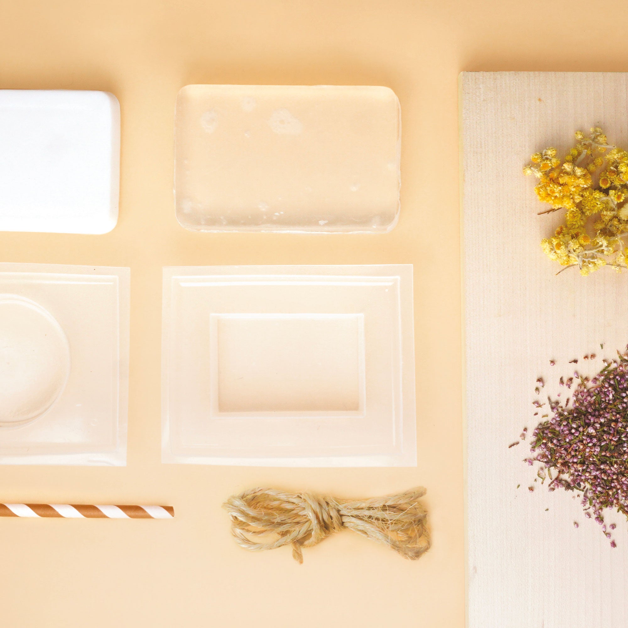 DIY Soap Making Kit with Natural Flower Petals - Handmade Soap Craft Set for Adults & Kids - Perfect for Birthday Gifts, Spa Day, and Relaxation Therapy