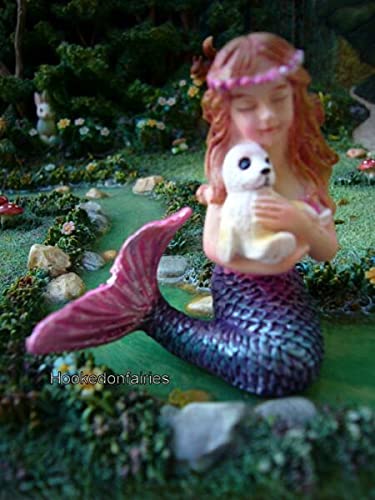 Miniature Mermaid Holding Seal Fairy Garden Statue - Whimsical Terrarium Decor for Garden, Patio, Deck, Porch & Dollhouse | Perfect for Fairy Gardens, Terrariums, and Outdoor Yard Art Decorations