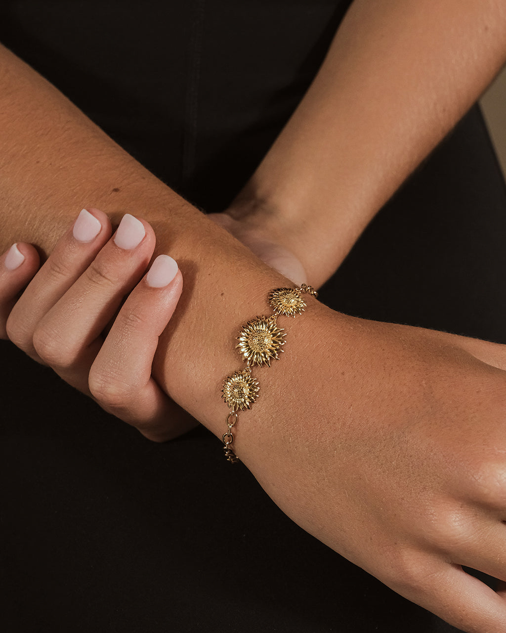 Solaris Sunflower Chain Bracelet for Women - Dainty Gold Plated Floral Jewelry Gift for Her - Perfect for Everyday Wear, Parties & Special Occasions