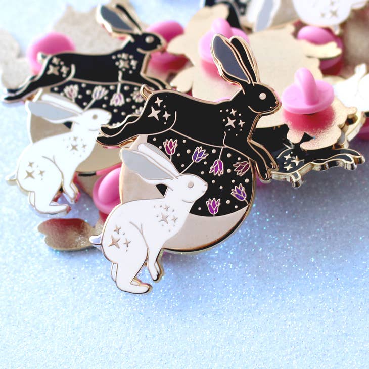 Black and White Rabbit Moon Enamel Pin - Cute Animal Lapel Pin for Backpacks, Jackets, and Gifts - Perfect for Collectors and Kawaii Fashion Accessories