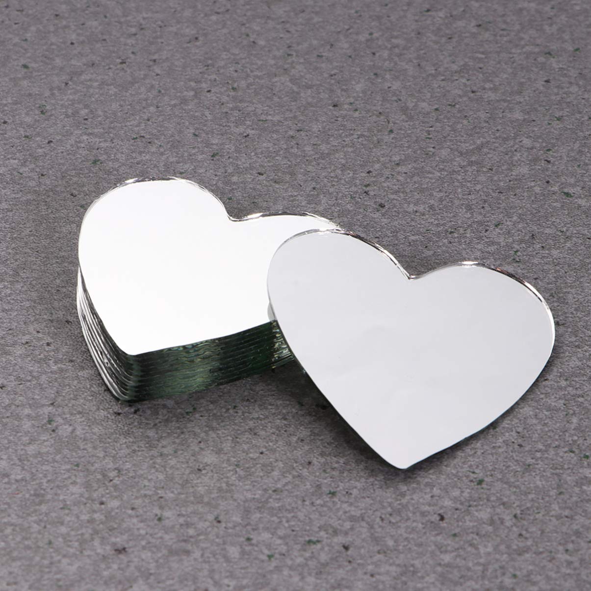 Healifty Round Craft Mirror 20 Pcs - Glass Mirror Tiles, Heart Shaped Mini Mirrors for DIY Arts & Crafts, Home Decor, Scrapbooking, and Mosaic Projects