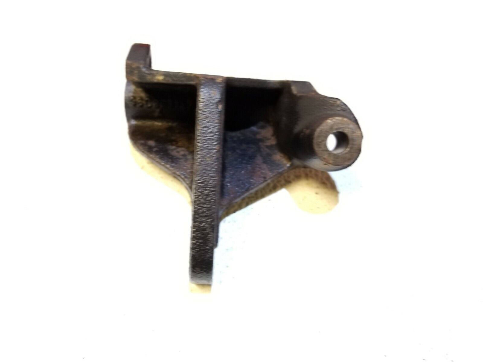 03 04 05 06 Audi A4 B6 3.0L Engine Mount Bracket OEM Replacement - Perfect for Smooth Performance & Vibration Reduction