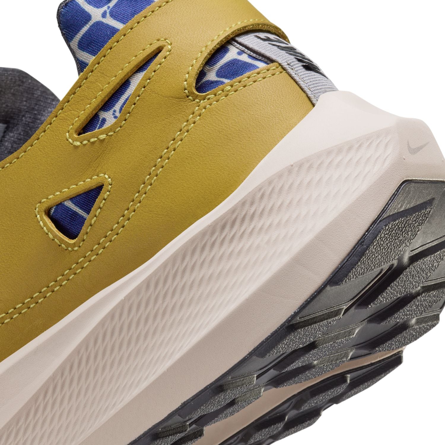 Nike Air Huarache 'Saffron Quartz Cool Grey' Sneakers - Men's Running Shoes for Casual Wear & Gym Workouts