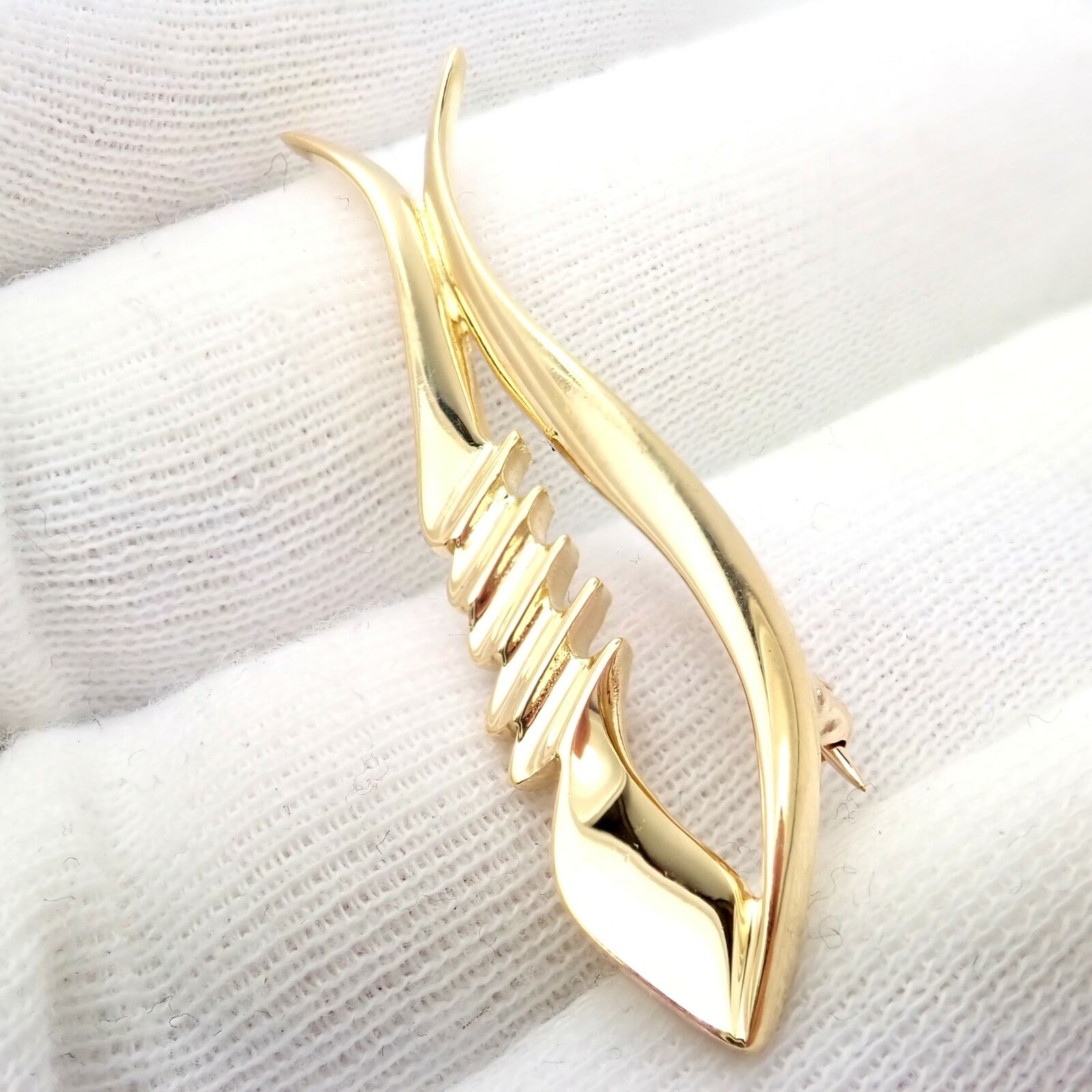Authentic Vintage Tiffany & Co 18k Yellow Gold Picasso Fish Brooch Pin 1983 - Rare Collectible Jewelry for Special Occasions & Gift Giving
