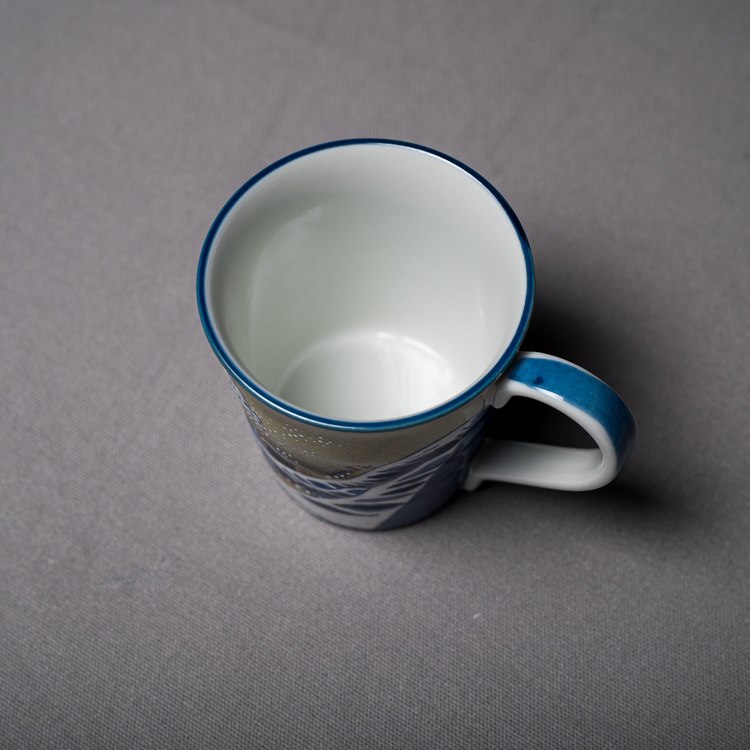 Premium Kutani Ware Hokusai Mug - Great Wave of Kanagawa Japanese Porcelain Tea Cup - Traditional Ukiyo-e Artwork for Home Decor, Tea Ceremony & Collector's Gift
