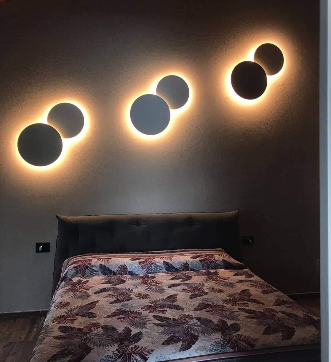 Modern Geometric Disc Wall Lamp - Sleek LED Sconce Lighting for Bedroom, Living Room & Hallway - Energy Efficient Home Decor Light Fixture