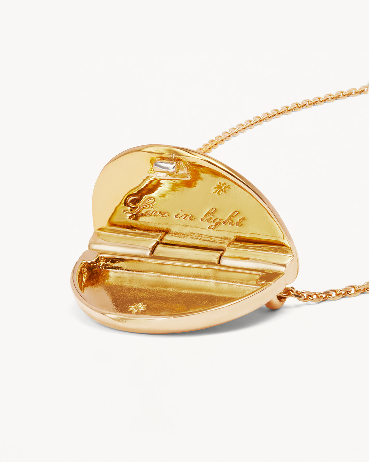 18K Gold Vermeil Lotus Locket Necklace for Women - Elegant Floral Pendant Jewelry Gift for Birthday, Anniversary & Valentine's Day | Perfect for Weddings, Parties & Special Occasions