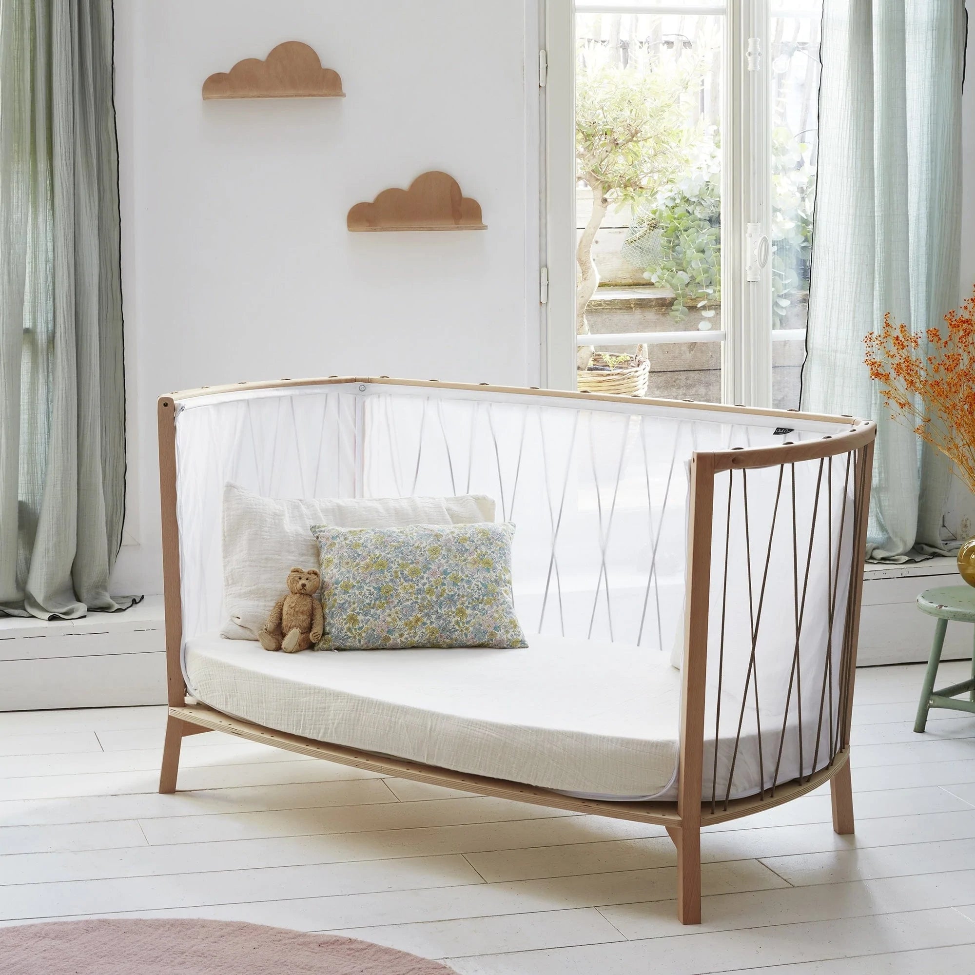 Charlie Crane Kimi Baby Bed & Mattress - Premium Wooden Crib with Organic Mattress for Newborns & Toddlers | Nursery, Bedroom & Travel Use