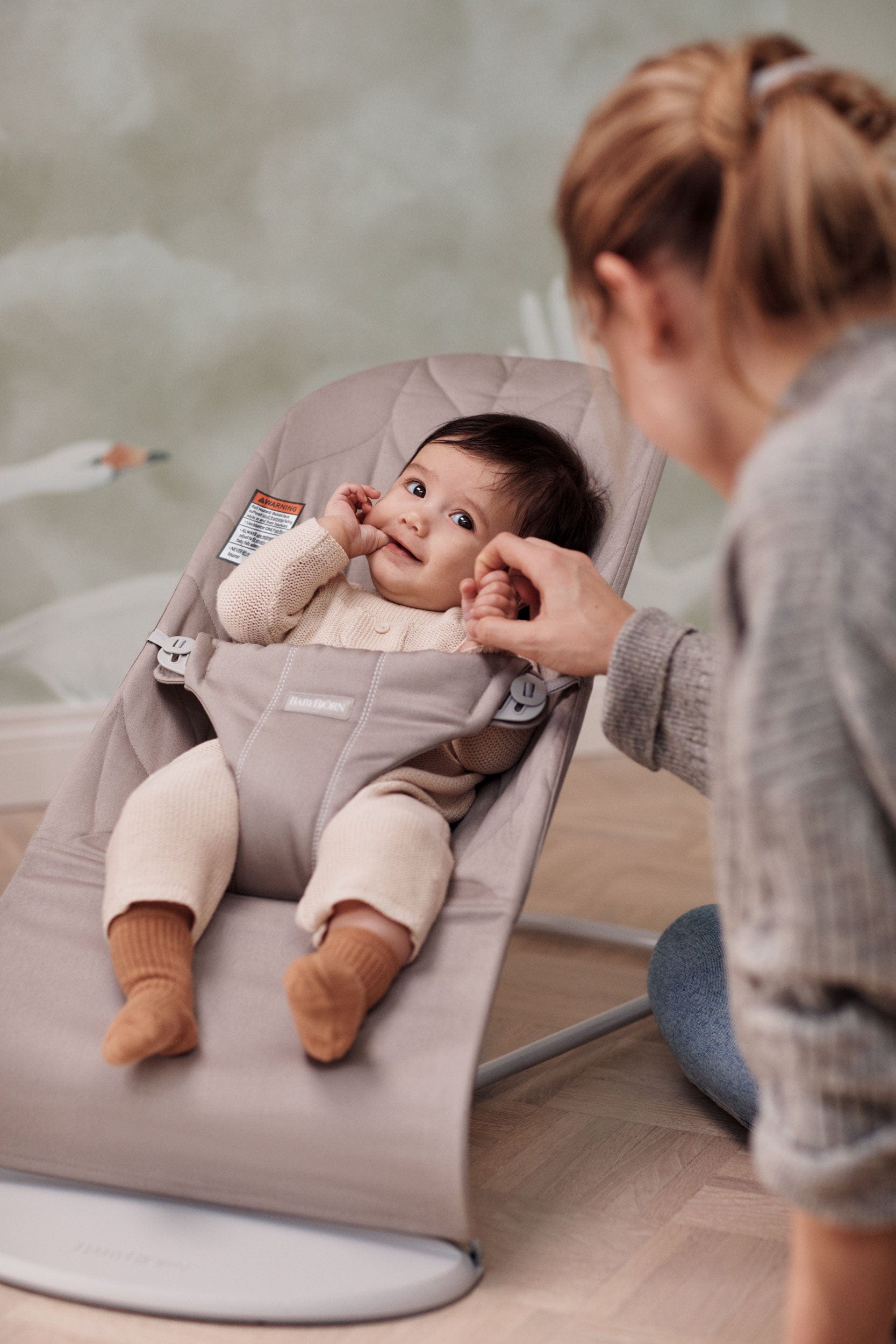Baby Bjorn Bouncer Bliss - Light Grey Frame with Petal Quilt Cotton - Comfortable Baby Bouncer for Newborns & Infants - Perfect for Nursery, Playtime & Soothing Fussy Babies