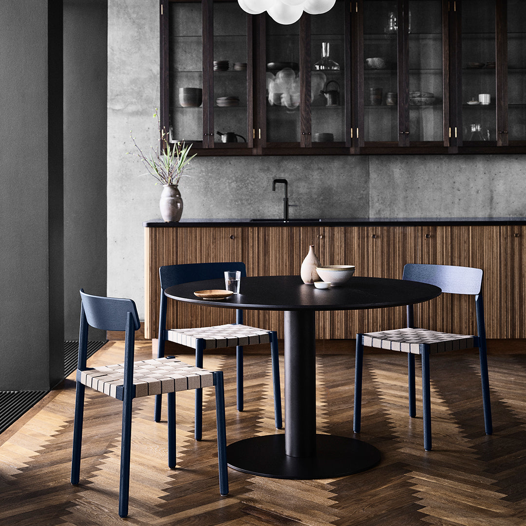 SK12 Modern Dining Table with Center Base - Perfect for Small Spaces, Apartments, and Cozy Kitchens