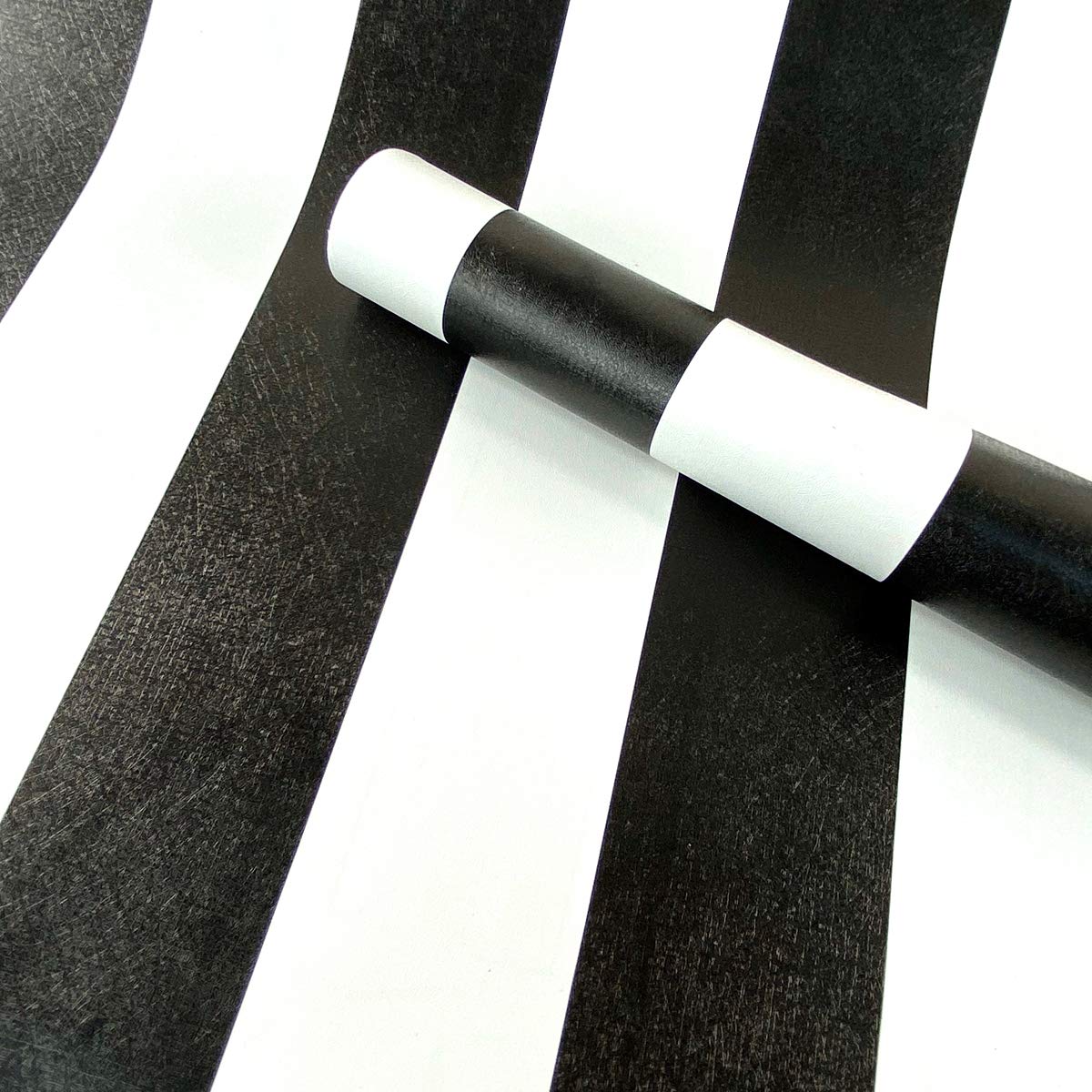 Redodeco White & Black Striped Peel & Stick Wallpaper - Self-Adhesive Vinyl for Tables, Cabinets, Dressers, Drawers, Doors & Wardrobes - 17.7 x 118 Inches - Easy DIY Home Decor for Kitchen, Bedroom & Office