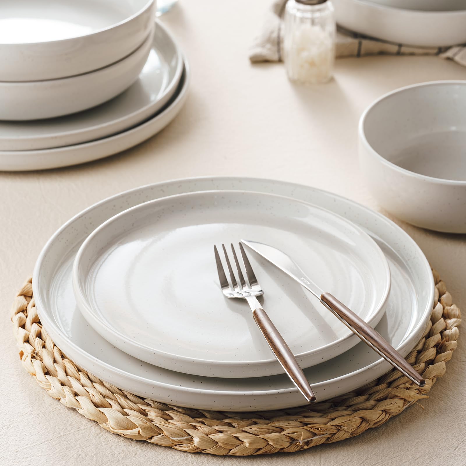 Famiware Milkyway 12-Piece Dinnerware Set - Plates & Bowls for 4 People, White Porcelain Tableware - Perfect for Family Dinners, Parties & Everyday Use