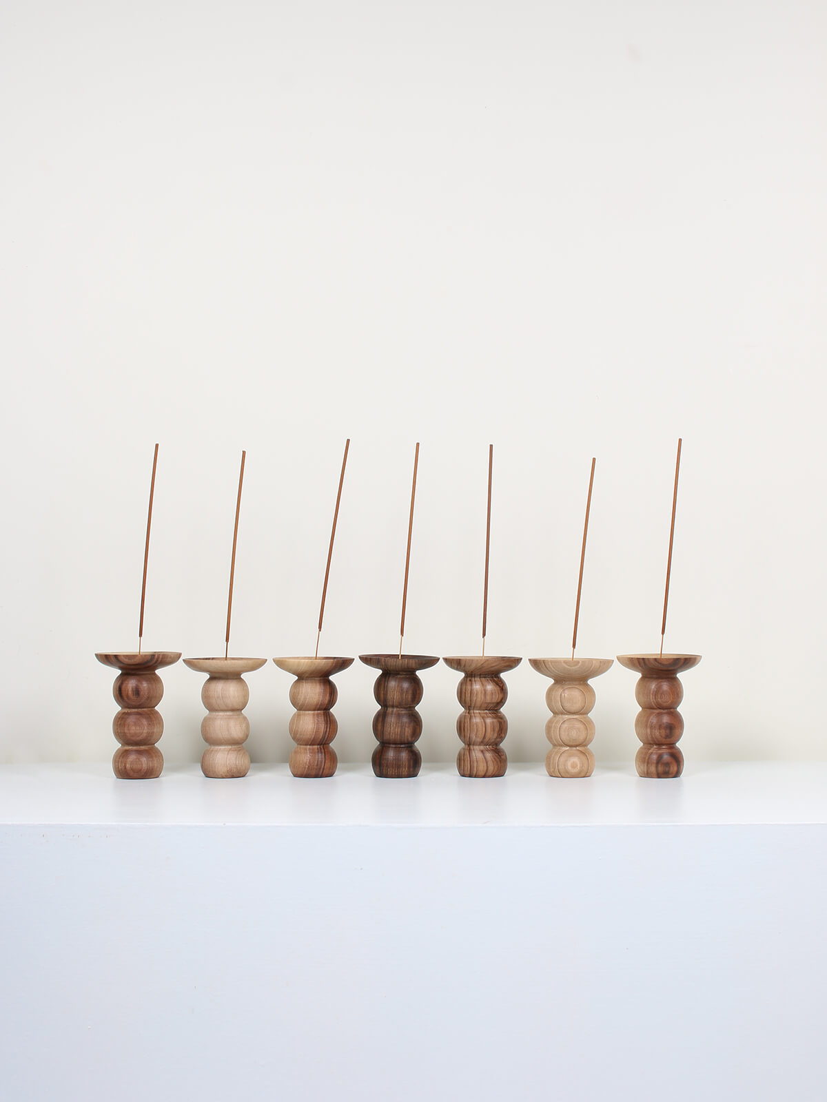 Premium Walnut Wood Incense Holder with Bubble Design - Handcrafted Aromatherapy Accessory for Meditation, Yoga, and Home Decor