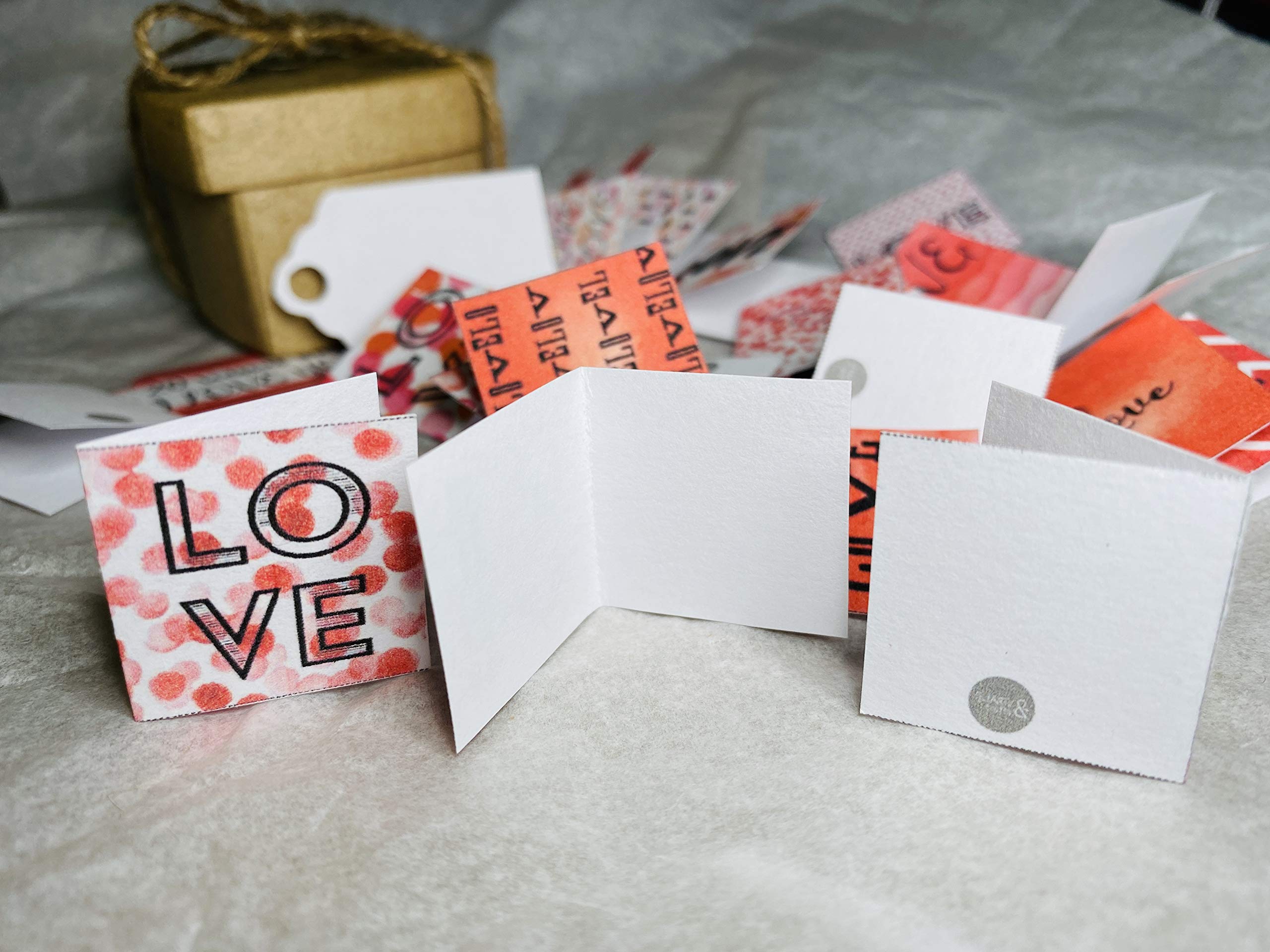 20 Tiny Love Cards in Heart Box - Valentine's Day Gift for Couples, Blank Note Cards with 