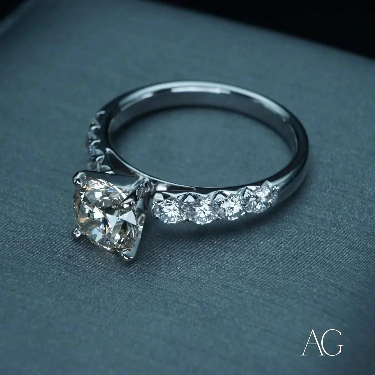 Eternal Love 18k White Gold Diamond Ring - 1.35ct Round Cut Solitaire Engagement Ring for Women | Perfect for Proposals, Anniversaries & Romantic Gifts