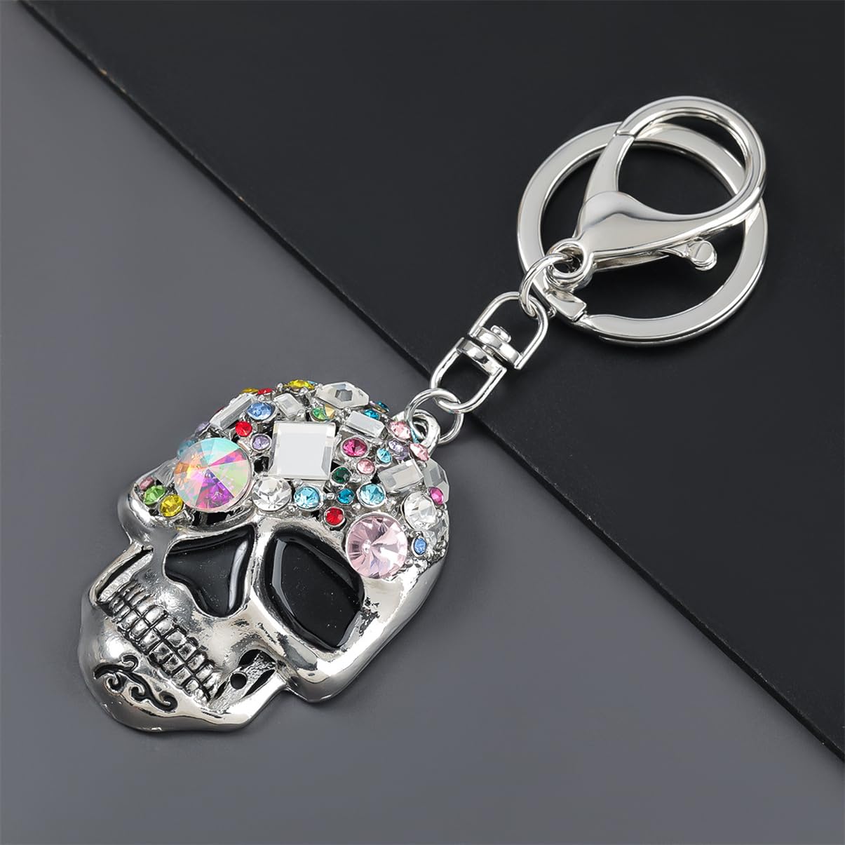 Gothic Skull Keychain with Rhinestones - Punk Style Diamond Crystal Keyring for Men & Women - Perfect for Car Keys, Backpacks, and Gothic Fashion Accessories
