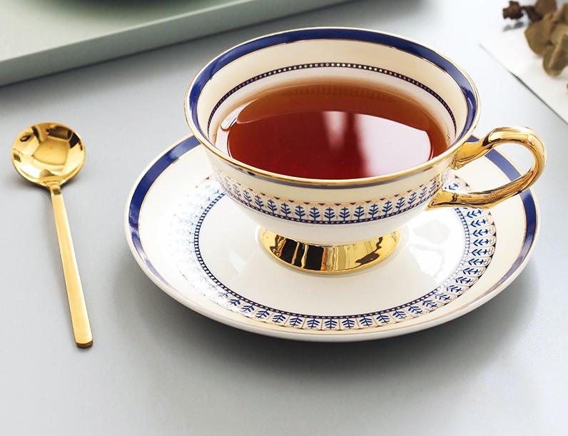 Premium British Tea Cups and Porcelain Coffee Cups Set with Gold Trim - Elegant Latte Cups with Saucers & Gift Box - Perfect for Afternoon Tea, Coffee Break, and Thoughtful Gifting