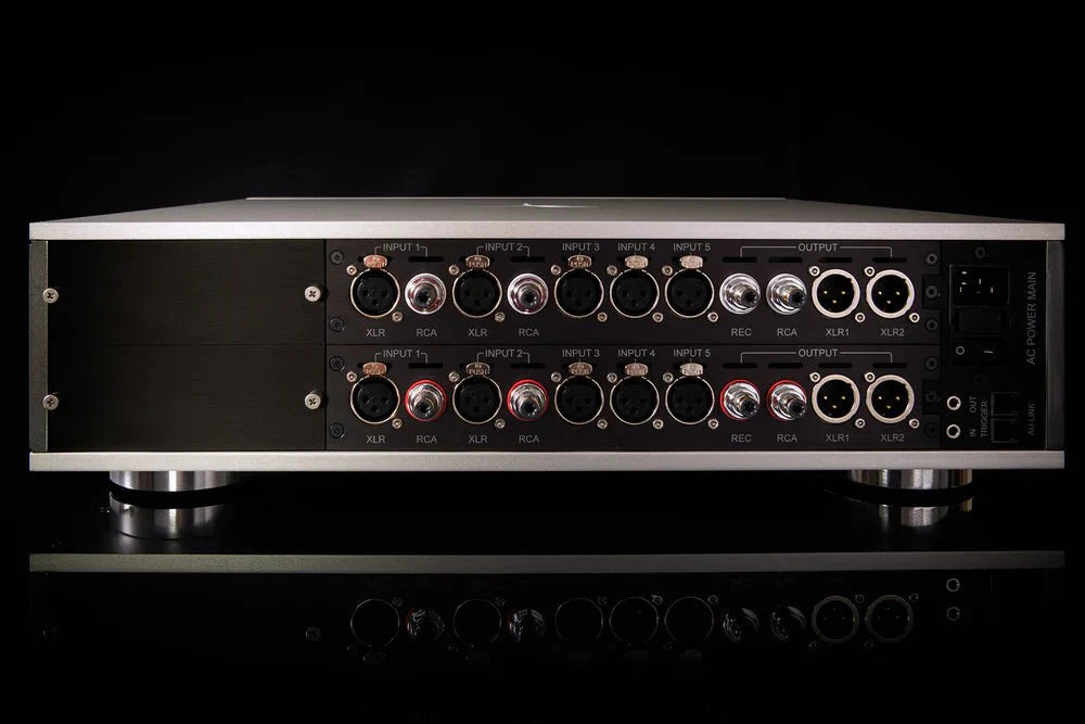 Audia Flight Strumento No.1 High-End Preamplifier - Premium Audio Equipment for Home Theater & Hi-Fi Systems