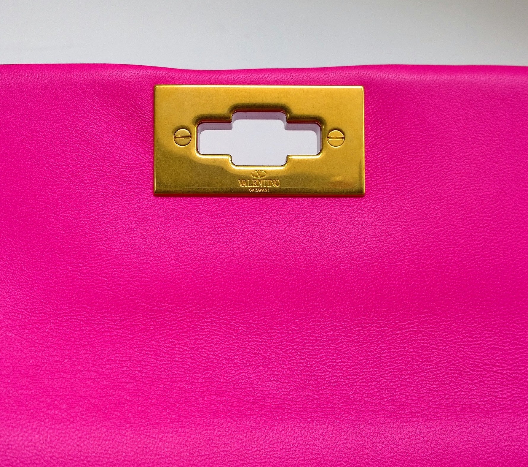 Valentino Garavani Roman Stud Medium PP Pink Fuchsia Rockstud Chain Crossbody Bag - Luxury Designer Handbag for Women, Perfect for Parties, Date Nights & Special Occasions