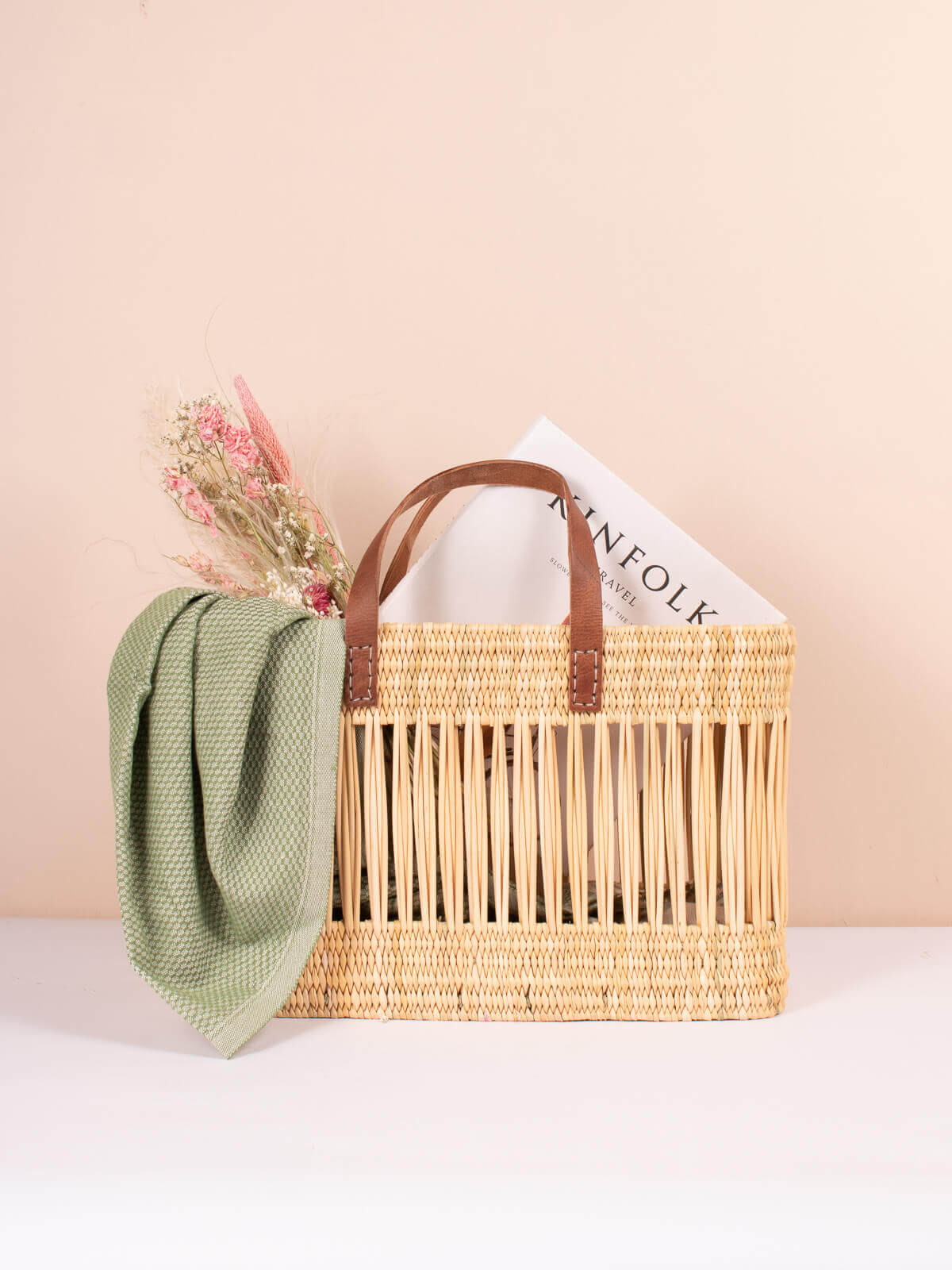 Handwoven Decorative Reed Basket Bag - Natural Woven Straw Tote for Beach, Picnic & Farmers Market - Eco-Friendly & Stylish Carryall
