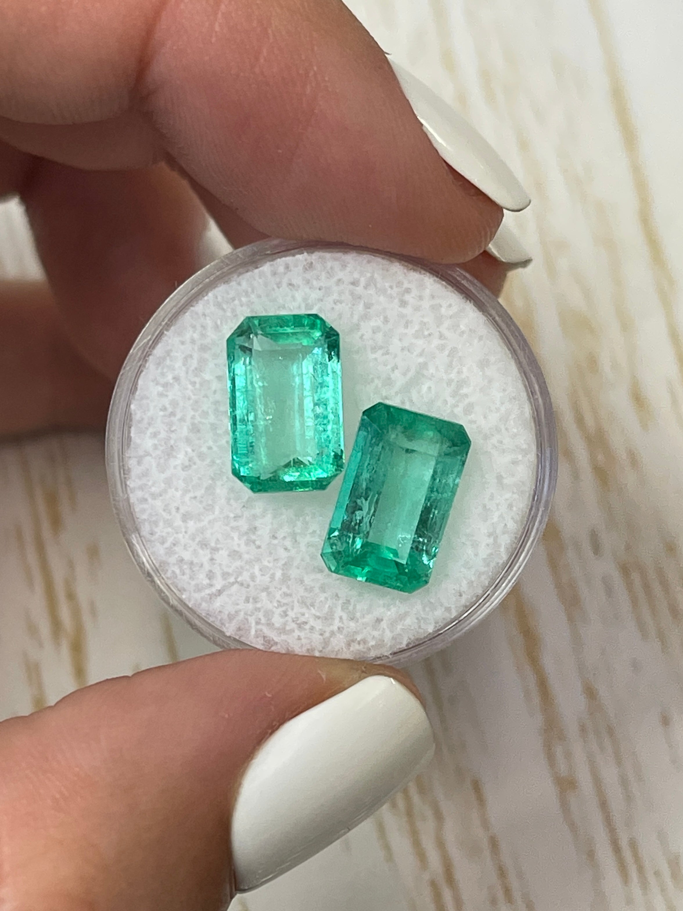 7.56tcw 11x7mm Elongated Colombian Emerald Loose Gemstones - Emerald Cut for Jewelry Making, Engagement Rings & Luxury Gifts