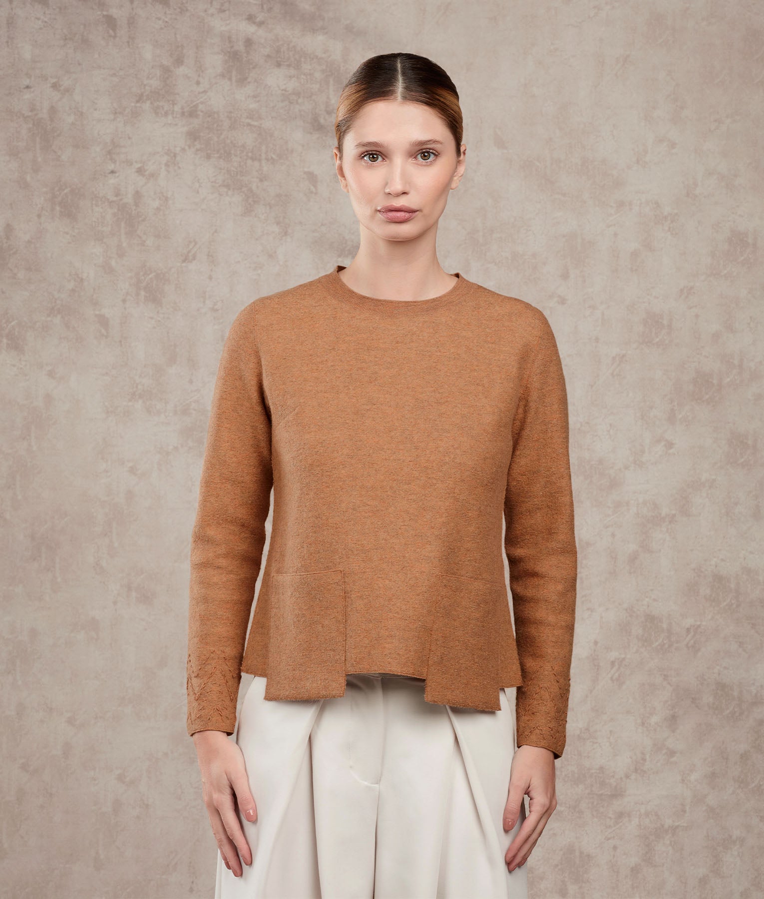 Cozy Bw Crew Neck Sweater with Pockets for Women - Soft Casual Pullover Sweater for Fall & Winter - Perfect for Office, Travel and Daily Wear