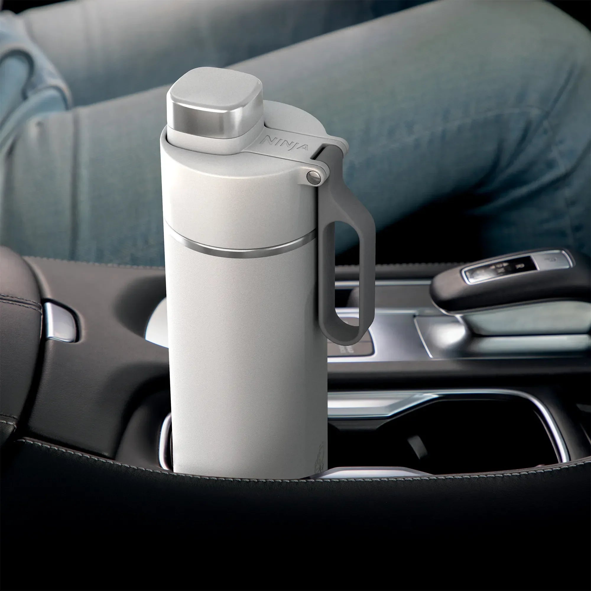 Ninja Thirsti 700ml Insulated Water Bottle - Leak Proof Stainless Steel Travel Mug for Hot & Cold Drinks - Perfect for Gym, Hiking, Office & Outdoor Adventures