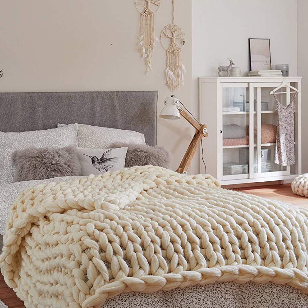 Handmade Chunky Knit Blanket - Soft & Cozy Large Braided Throw for Bed, Sofa & Chair - 100x120cm Black Weighted Knitted Blanket | Perfect for Winter Nights, Living Room Decor & Gift Giving