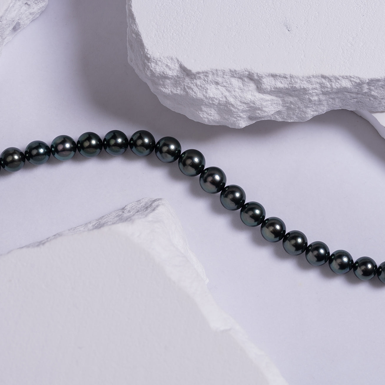 18K Solid Gold Aurora Tahitian Pearl Necklace KN00100 - Elegant Jewelry for Women, Perfect for Weddings, Parties & Special Occasions