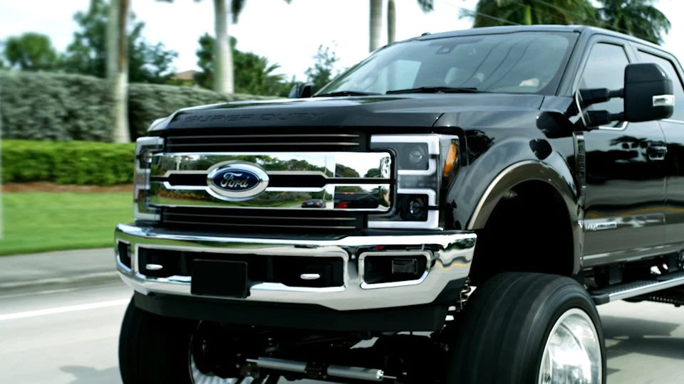 Ford Super Duty 2017-2019 Projector Headlights with OLED DRL & LED Turn Signals - Smoked Lens for Enhanced Style & Visibility - Perfect for Off-Roading & Night Driving