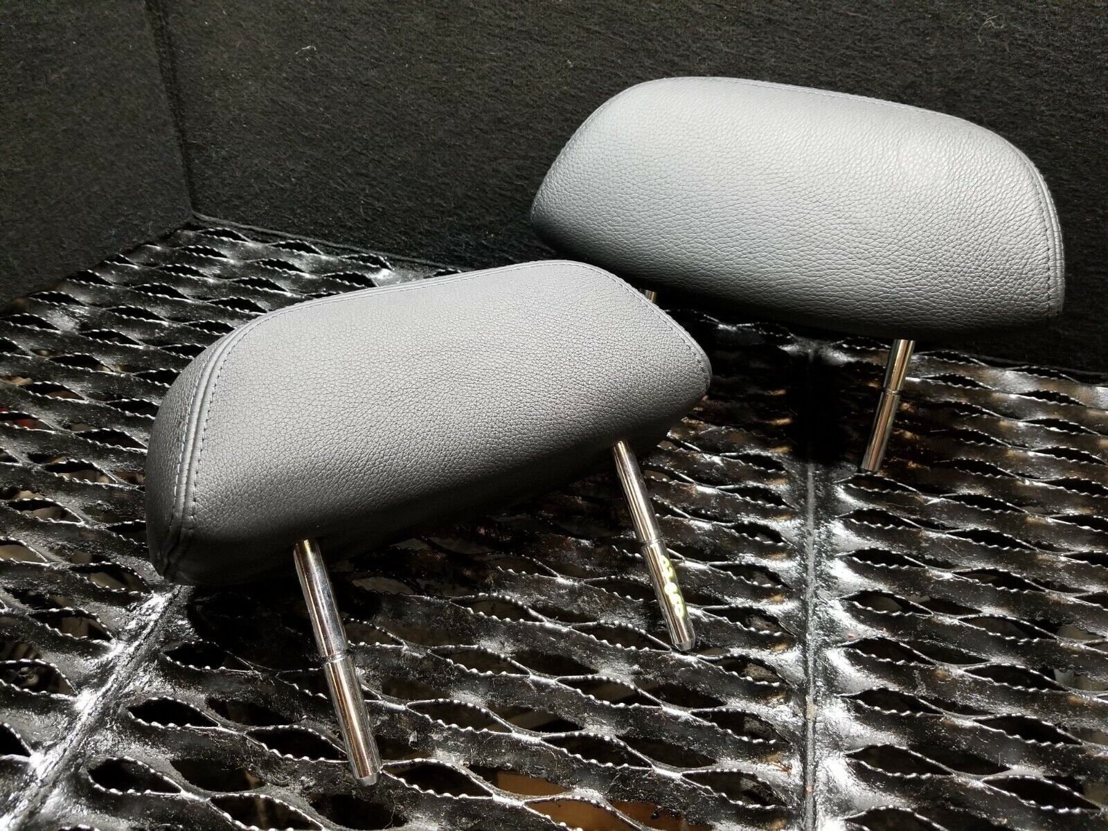 2006-2010 BMW 650i E63 Genuine OEM Left & Right Rear Headrests - Perfect for Car Interior Upgrades & Comfort Enhancement