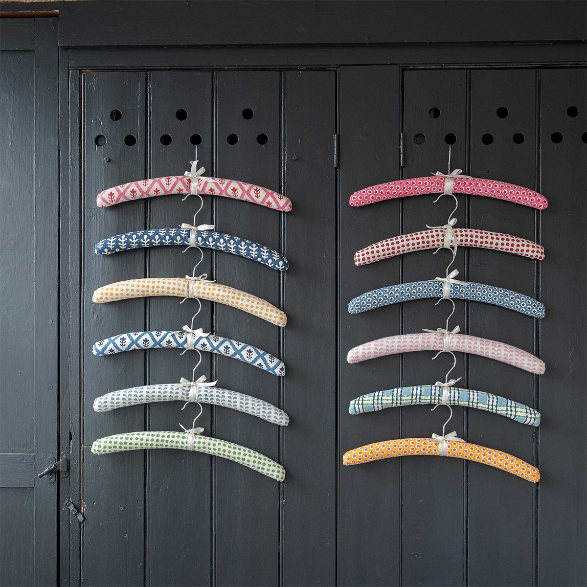 Premium Padded Coat Hangers with Bow Design - Soft Non-Slip Shoulder Support for Delicate Clothing - Perfect for Closets, Wardrobes & Luxury Garment Storage