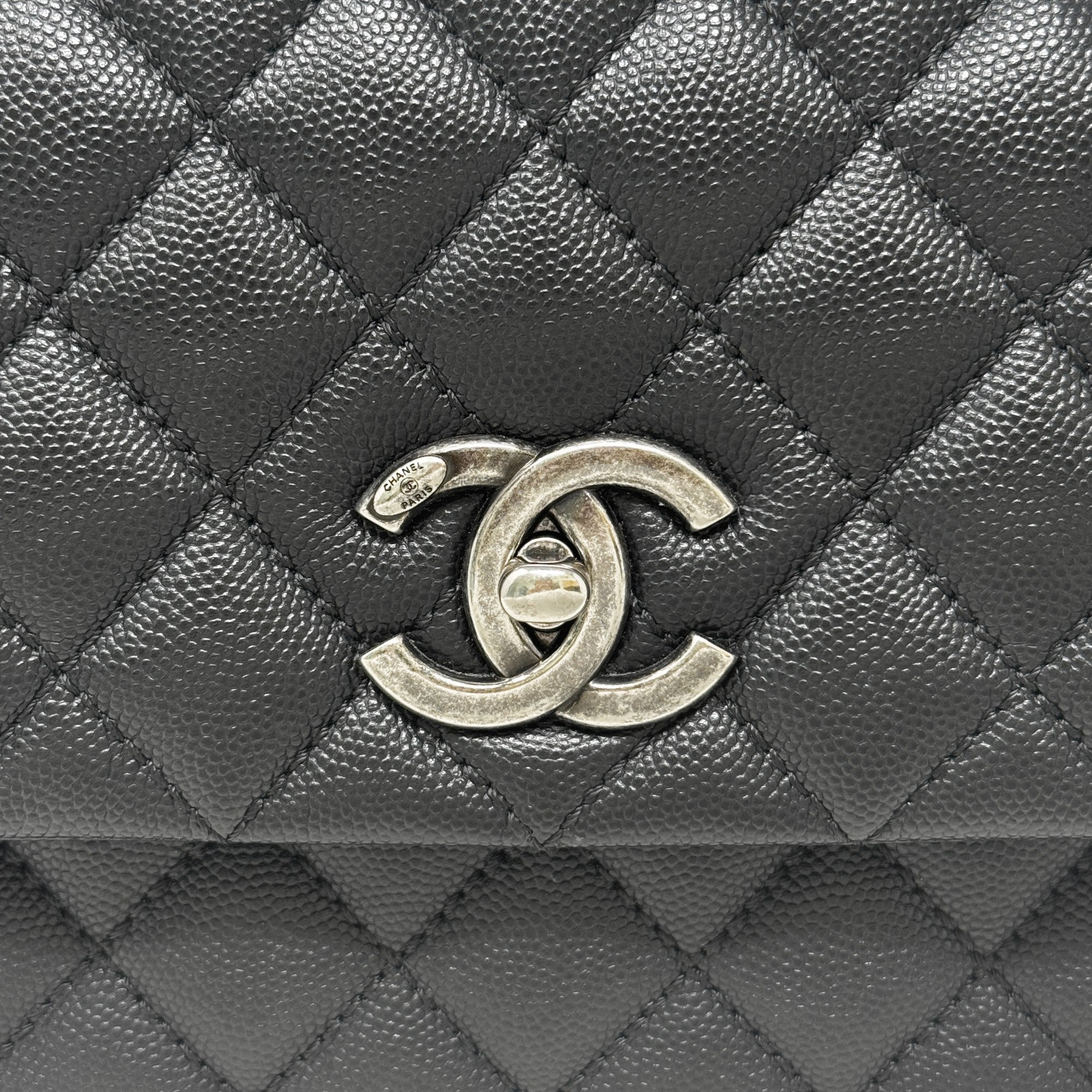 Chanel Black Medium Coco Handle Bag in Lizard Leather - Perfect for Evening Events & Luxury Fashion Accessories