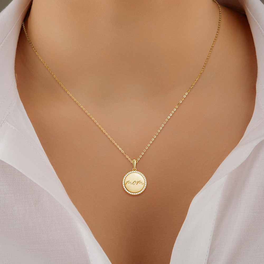 Custom Engraved Mom Disc Moissanite Pendant Necklace - Personalized Jewelry Gift for Mother's Day, Birthday & Anniversary - Perfect for Everyday Wear & Special Occasions