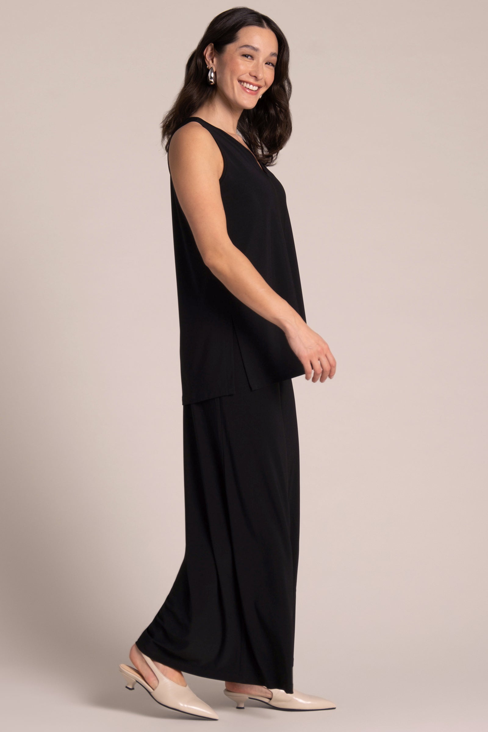 Go To V Neck Tank Top for Women - Soft Relaxed Fit Casual Wear | Black | Perfect for Yoga, Gym, and Everyday Comfort