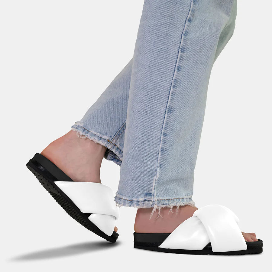 ROAM Women's Foldy Puffy Vegan Leather Sandals - White | Comfortable & Stylish Summer Shoes for Walking, Travel & Beach Outfits