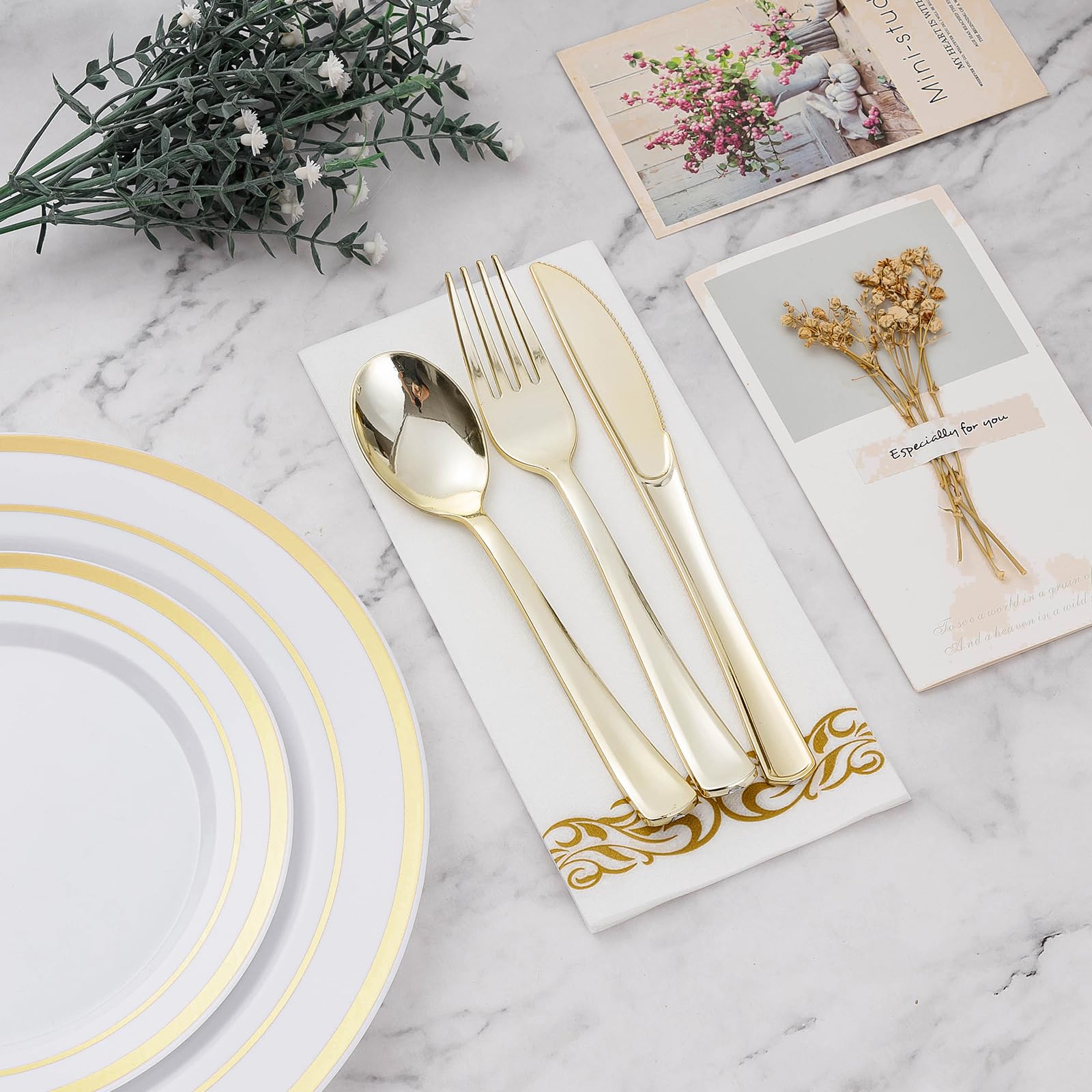 700-Piece Gold Plastic Dinnerware Set for 100 Guests - Includes 100 Dinner Plates, Dessert Plates, Silverware Sets, Cups & Napkins - Elegant Disposable Tableware for Weddings, Parties & Events
