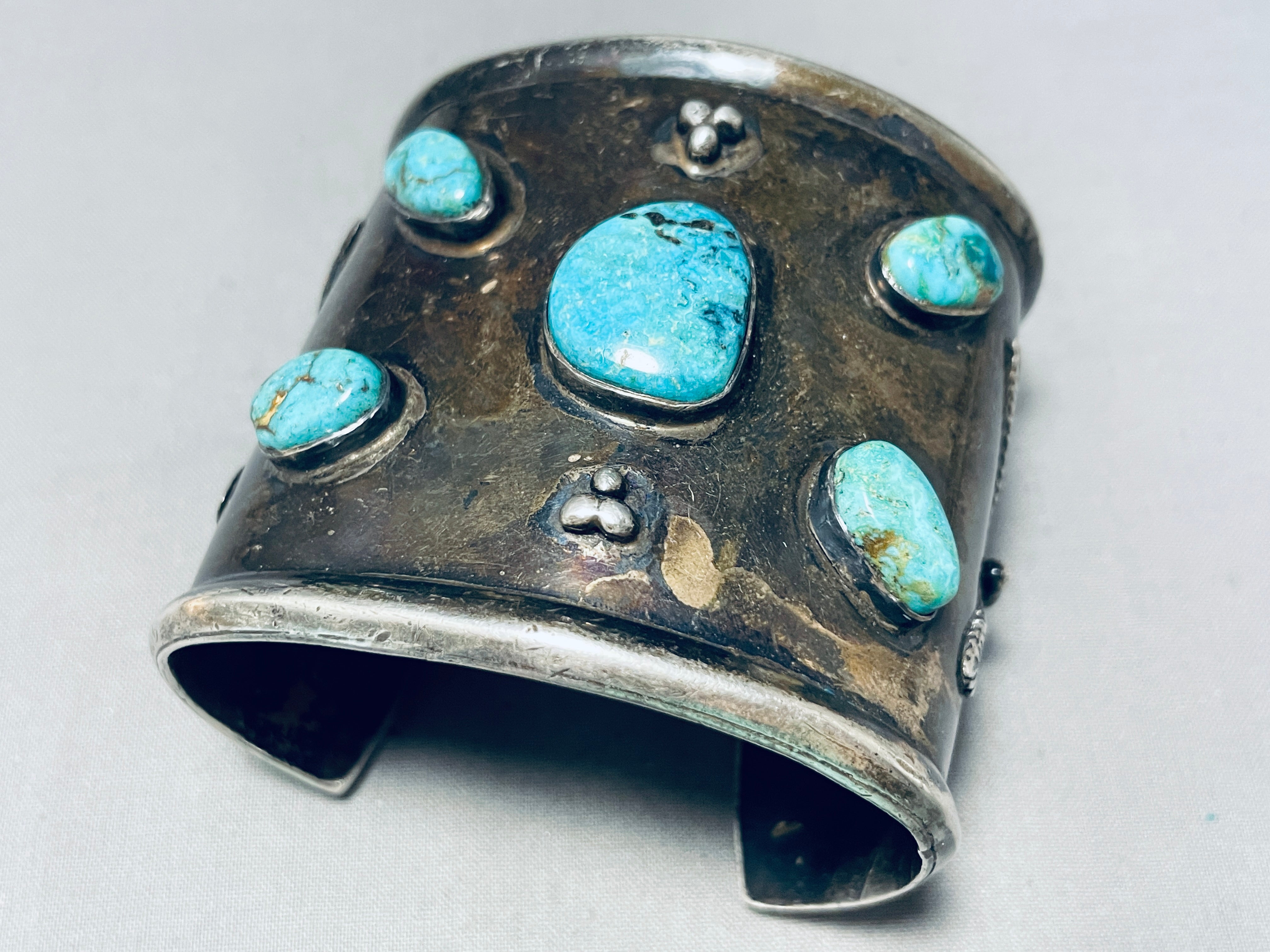 117 Grams Heavy Wide Vintage Native American Navajo Turquoise Sterling Silver Bracelet - Handmade Southwest Jewelry for Women, Boho Chic Accessory for Casual Wear, Festivals & Special Occasions