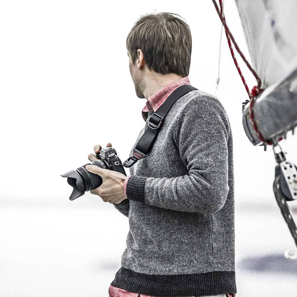 Peak Design Slide Camera Strap - Adjustable & Comfortable Neck Strap for DSLR & Mirrorless Cameras | Perfect for Travel, Hiking & Professional Photography (Black)