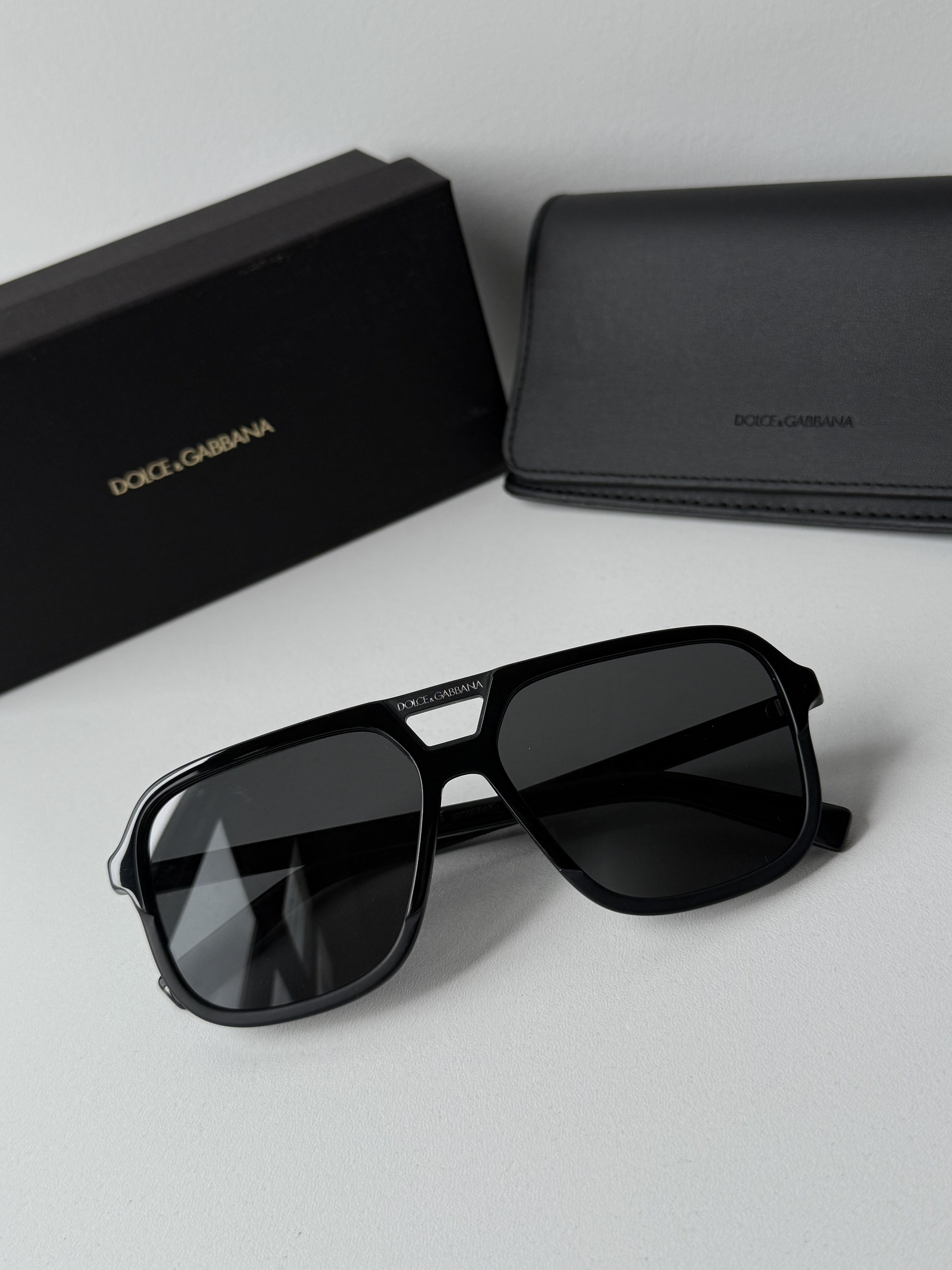 Dolce & Gabbana DG4354 Black Aviator Sunglasses for Men & Women - UV Protection Polarized Lenses - Fashionable Pilot Style Shades for Driving, Travel & Outdoor Activities