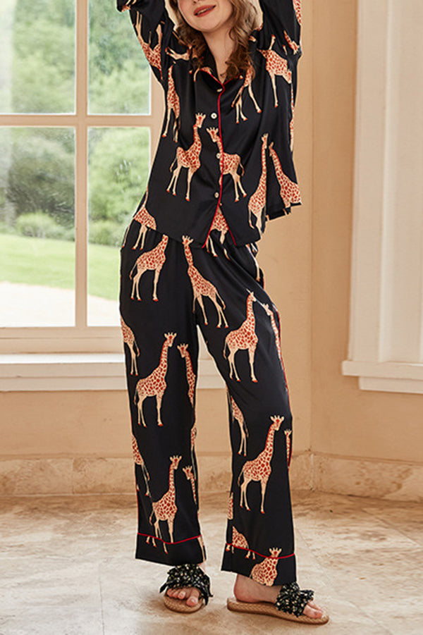 Giraffe Print Women's Long Sleeve Two-Piece Pajama Set - Soft & Comfortable Sleepwear for Lounge, Home & Gift Giving